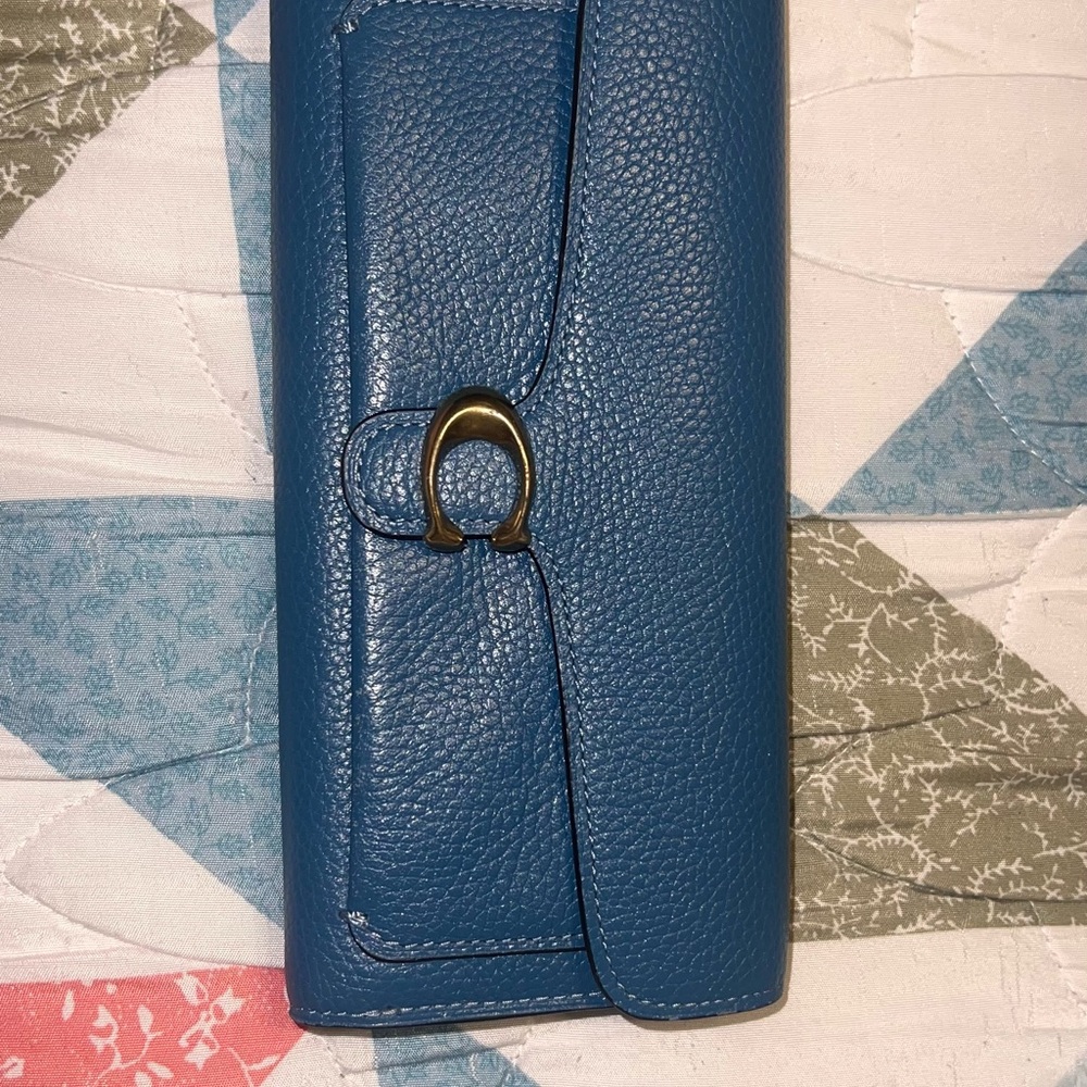Coach Blue Tabby Long Wallet – Pebbled Leather w Gold-Tone Hardware